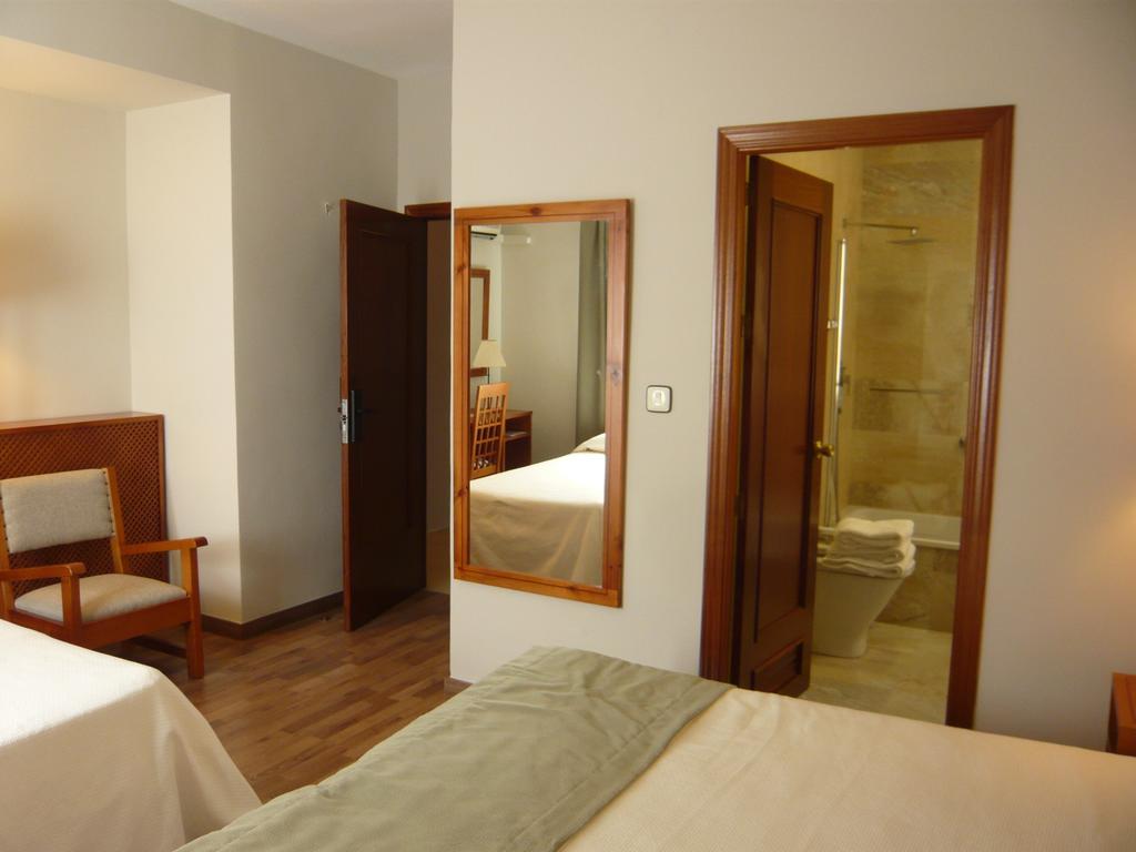 Hotel Sierra Las Villas Villacarrillo Room photo